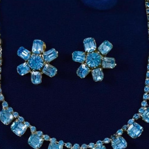 Weiss Blue Necklace and earrings are Clio Ons Vintage - Picture 6 of 11